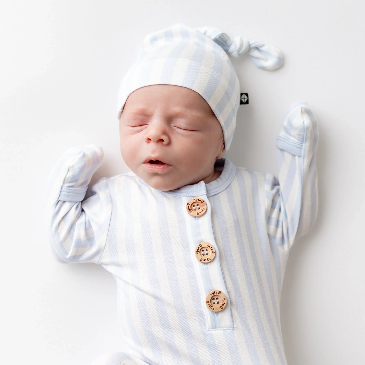 Knotted Gown with Hat Set in Small Mist Stripe