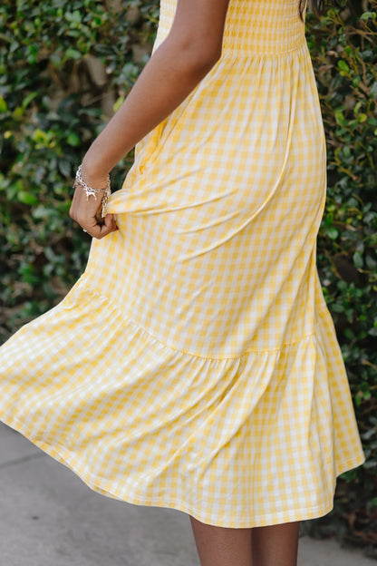 Women’s Smocked Dress in Gingham Chamomile