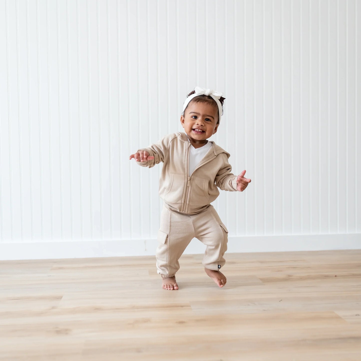 Fleece Cargo Pants in Almond