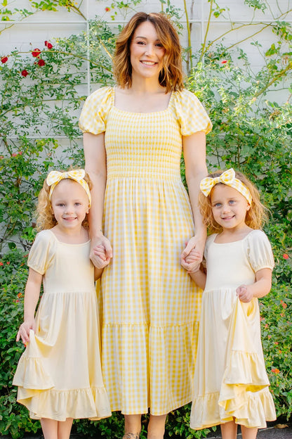 Women’s Smocked Dress in Gingham Chamomile