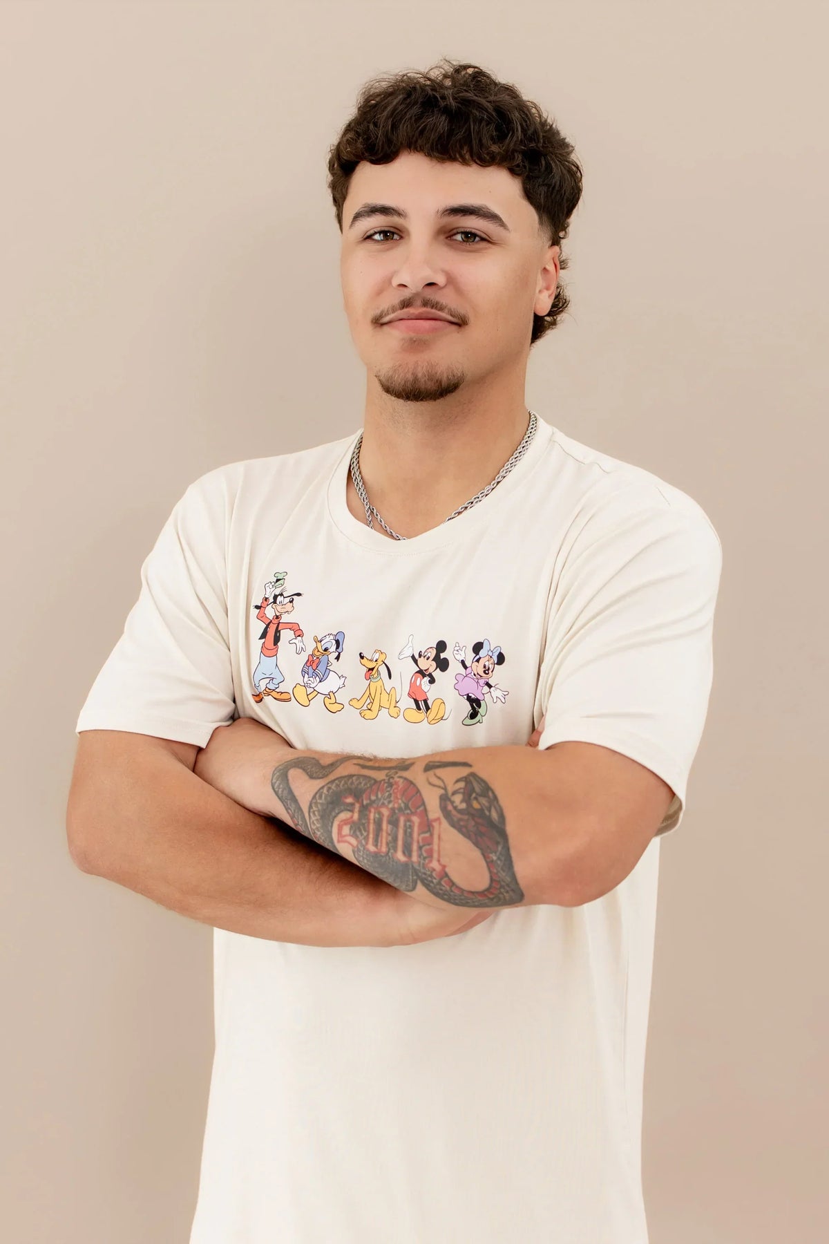 Men's Crew Neck Tee in Mickey and Friends on Ecru