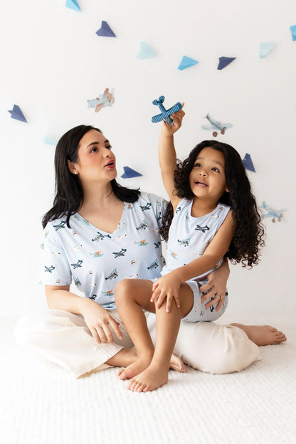 Women's Relaxed Fit V-Neck in Take Off