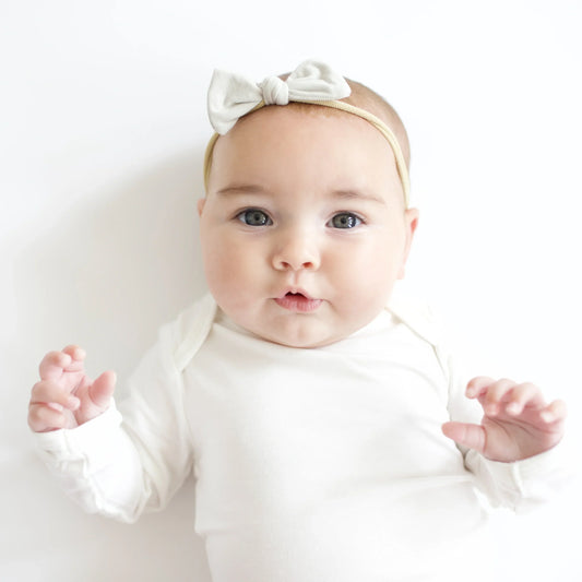 Tiny Nylon Bow in Oat