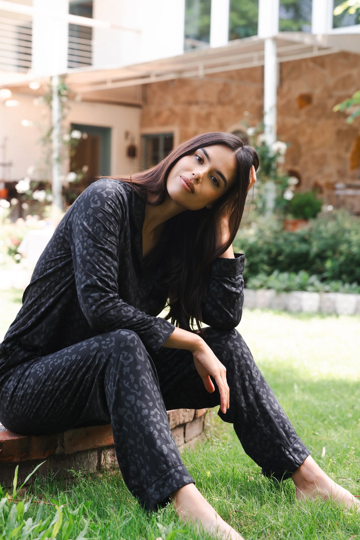 Long-Sleeved Women's Pajama Set in Midnight Leopard