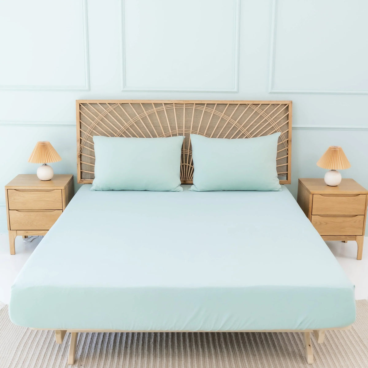 Fitted Sheet with Pillowcases in Sage