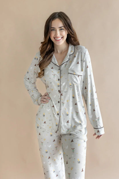 Long-Sleeved Women's Pajama Set in Starry Icon