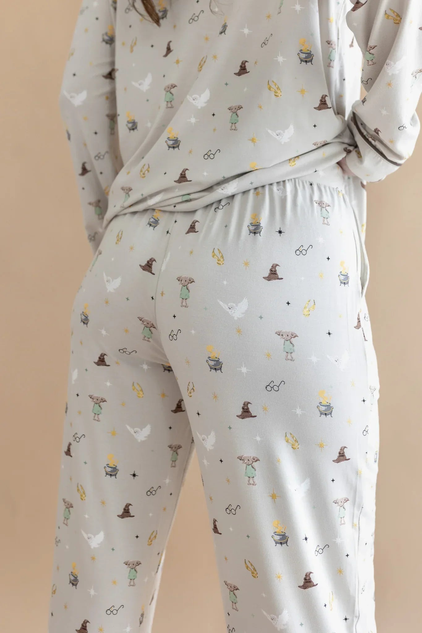 Long-Sleeved Women's Pajama Set in Starry Icon