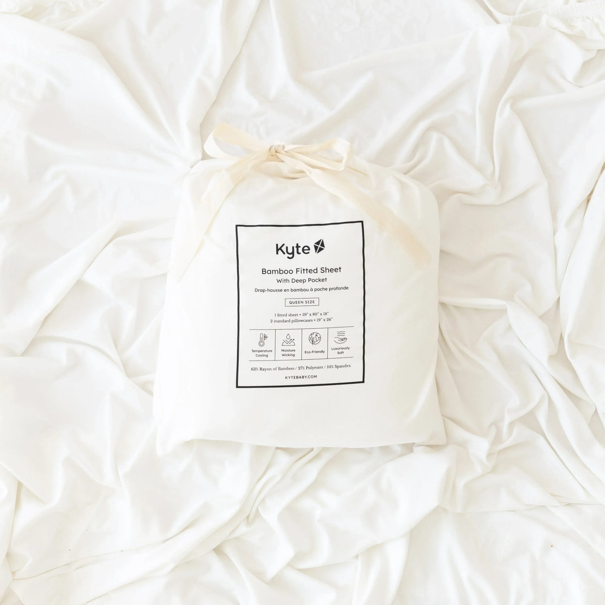 Fitted Sheet with Pillowcases in Cloud