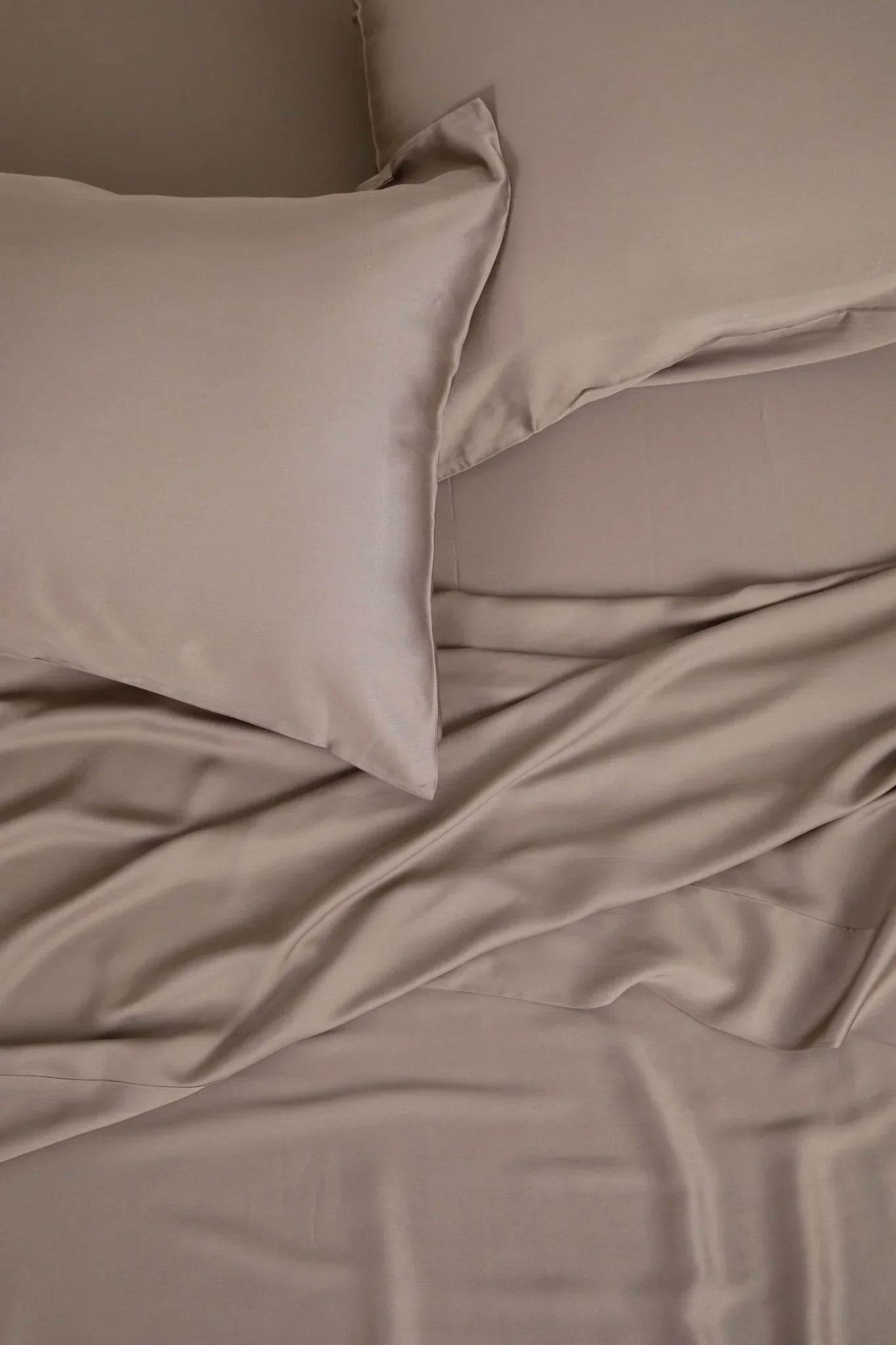 Bamboo Sateen Pillowcase Set in Truffle