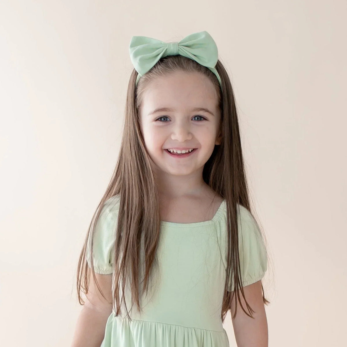 Bow Headband in Basil