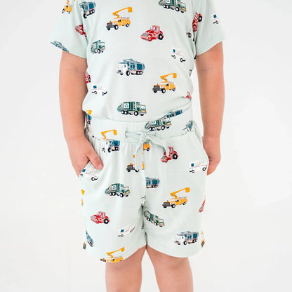 Drawstring Short in City Vehicles