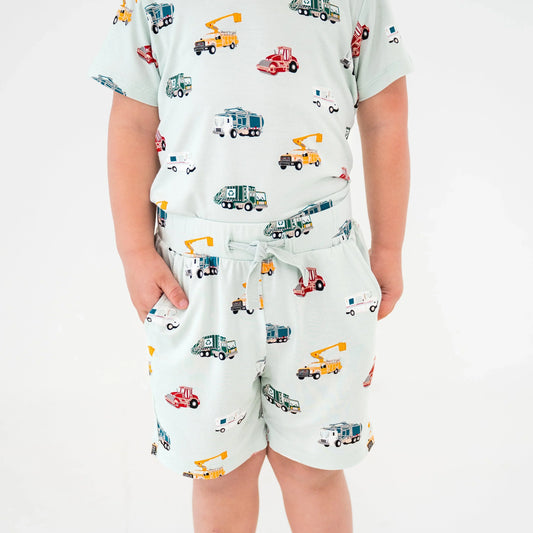 Drawstring Short in City Vehicles